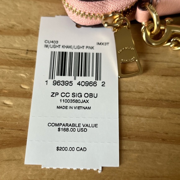 Coach Card Case🎈🎈 - Picture 4 of 9